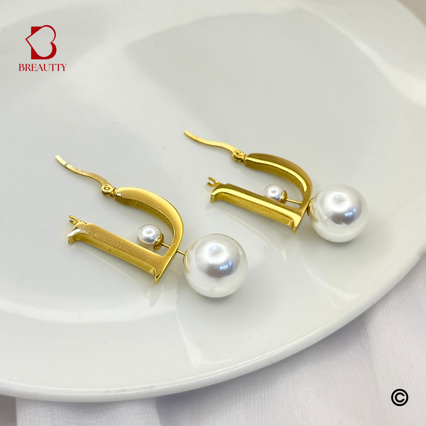 BREAUTTY 18K GOLD PLATED D-SHAPE DIOR INSPIRED EARRING