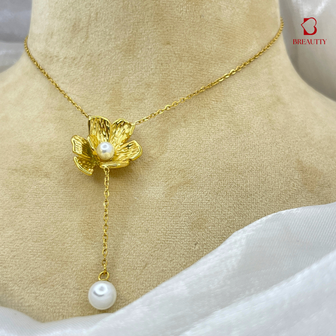 BREAUTTY 18K GOLD REGAL QUEEN FLORA PENDANT SET