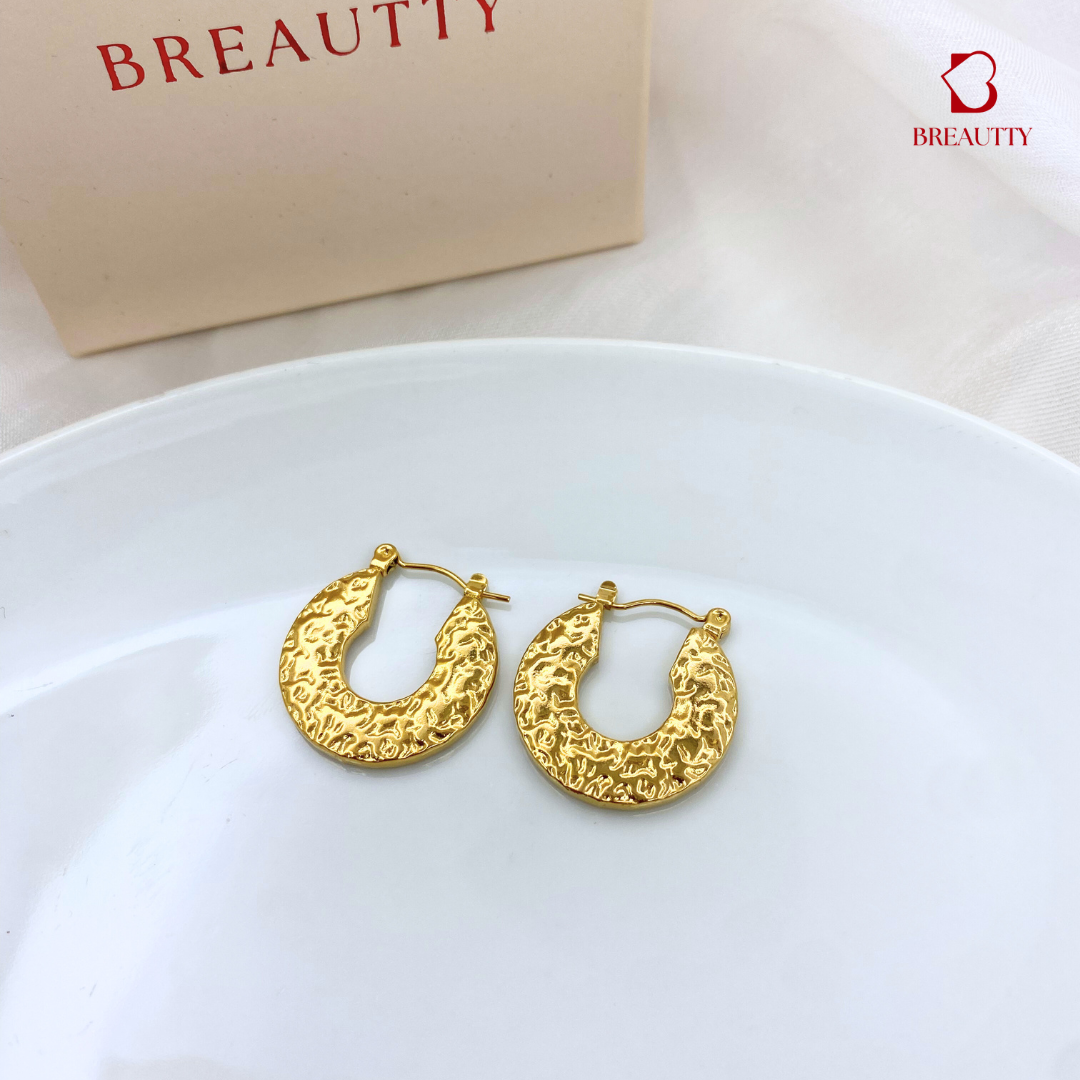 BREAUTTY 18K GOLD PLATED TEXTURED GOLD HOOP EARRINGS