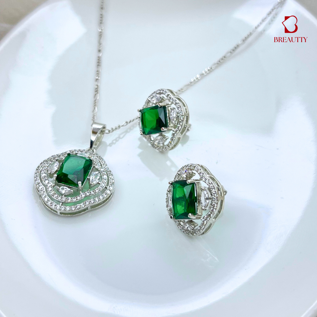 BREAUTTY 92.5 STERLING SILVER EMERALD GREEN STONE PENDANT SET