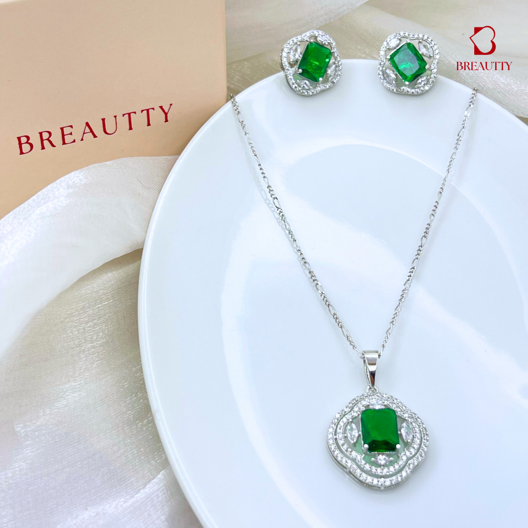 BREAUTTY 92.5 STERLING SILVER EMERALD GREEN STONE PENDANT SET