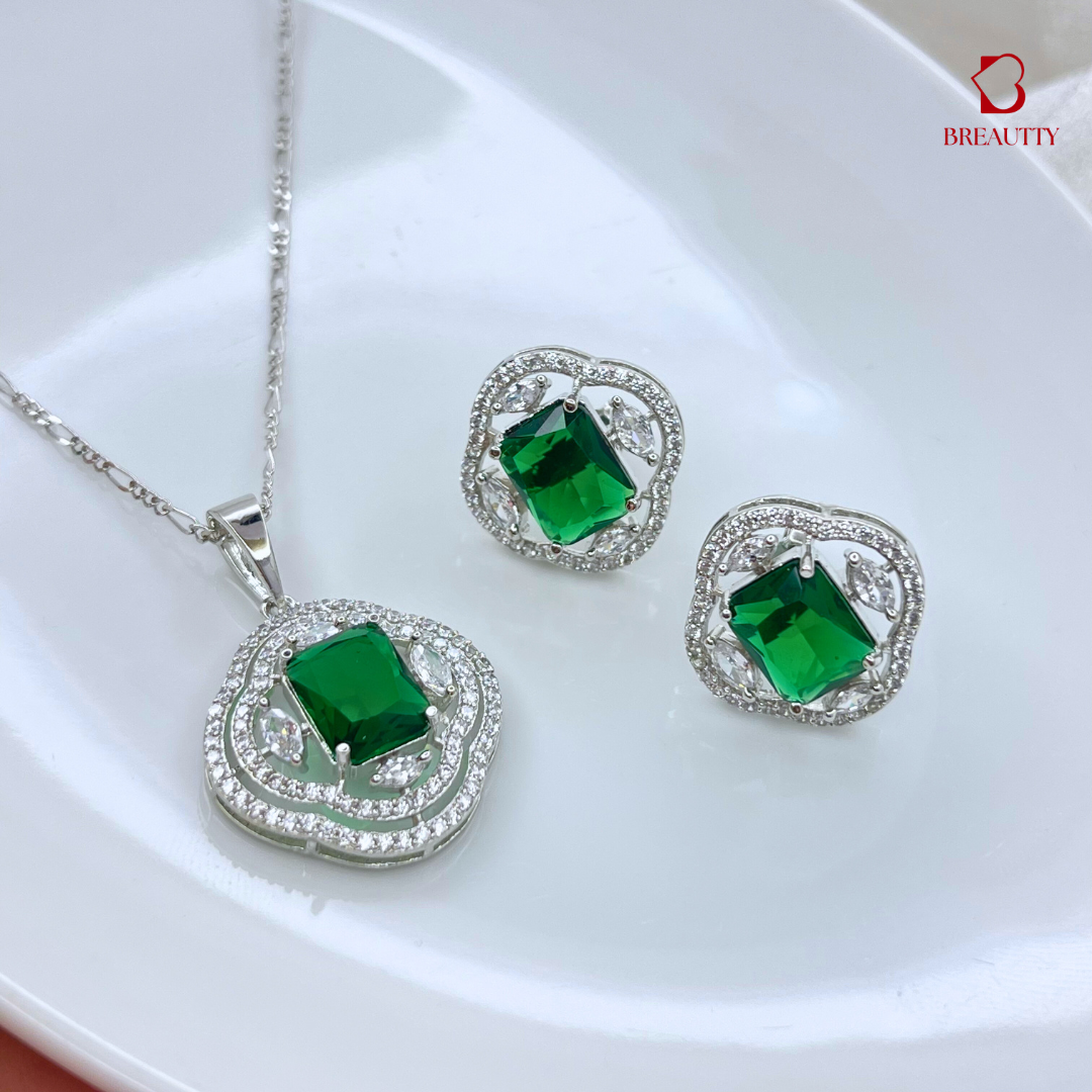 BREAUTTY 92.5 STERLING SILVER EMERALD GREEN STONE PENDANT SET