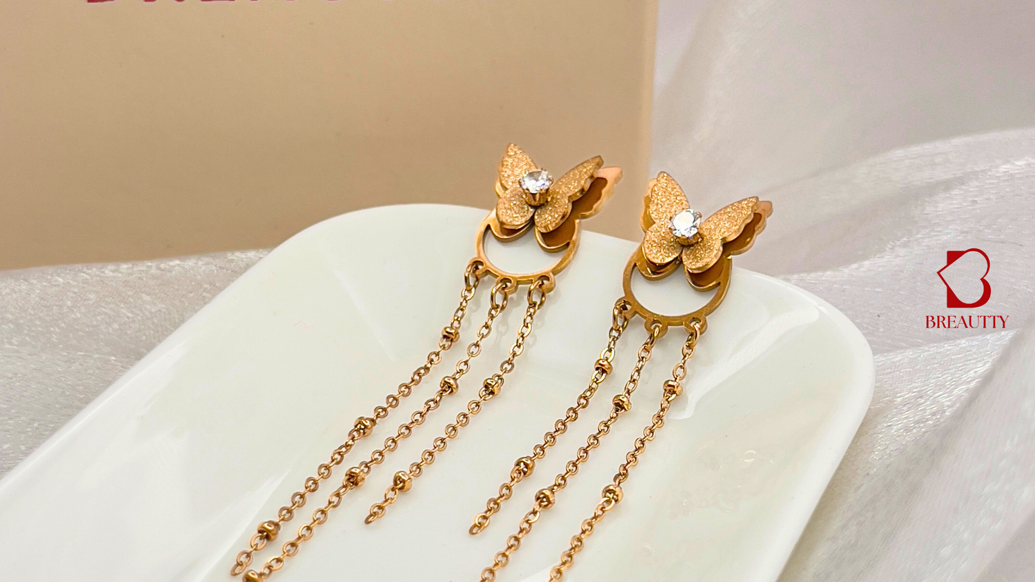 DEMIFINE EARRINGS