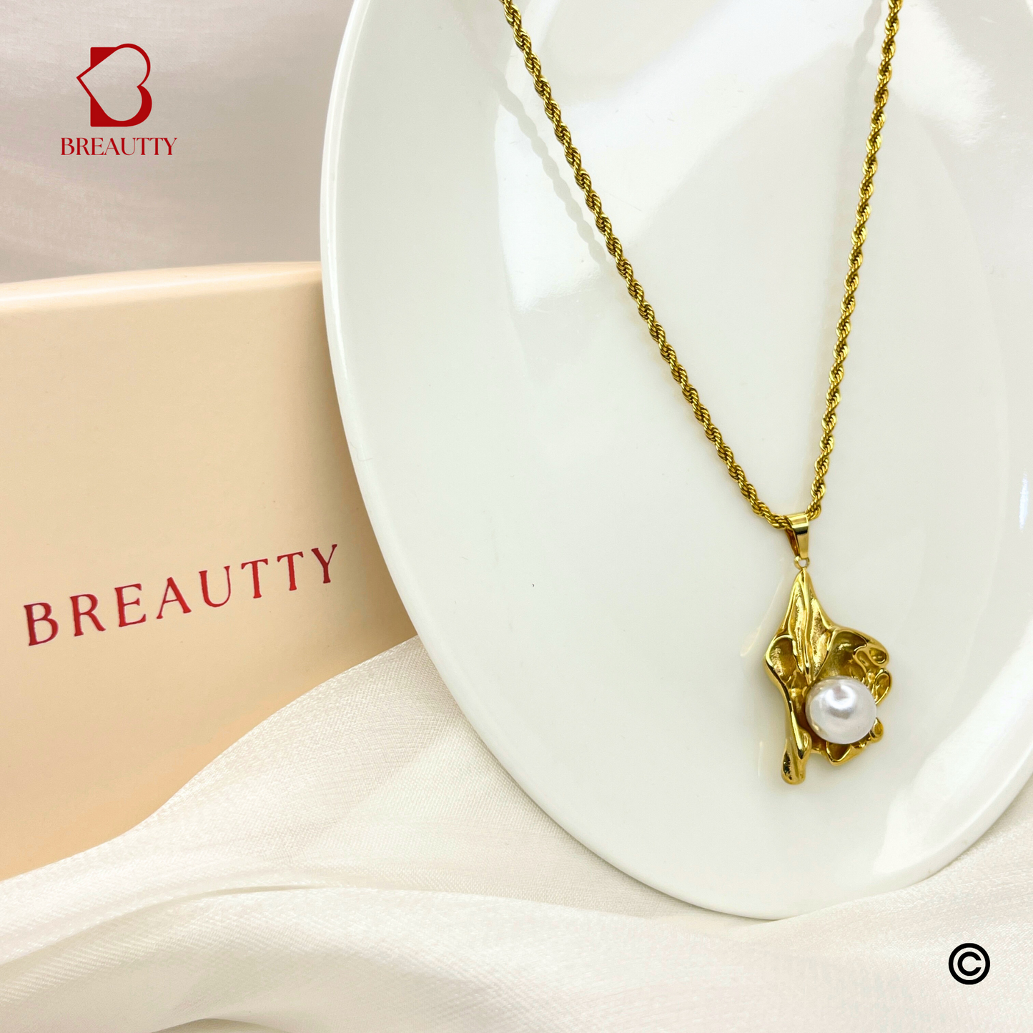 BREAUTTY 18K GOLD PLATED PEARL LEAFY NECKLACE