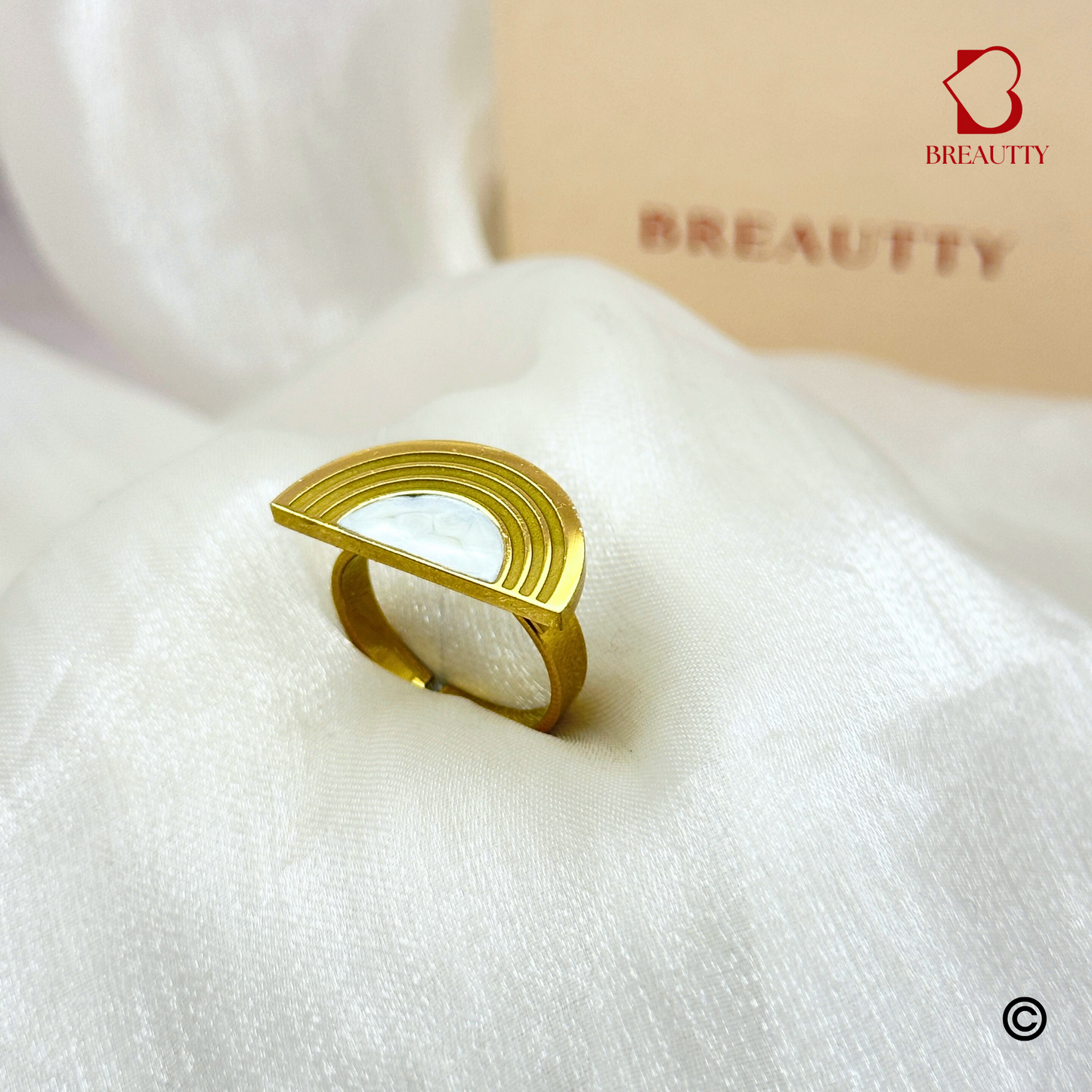 BREAUTTY HALF MOON MOP STONE RING | ADJUSTABLE