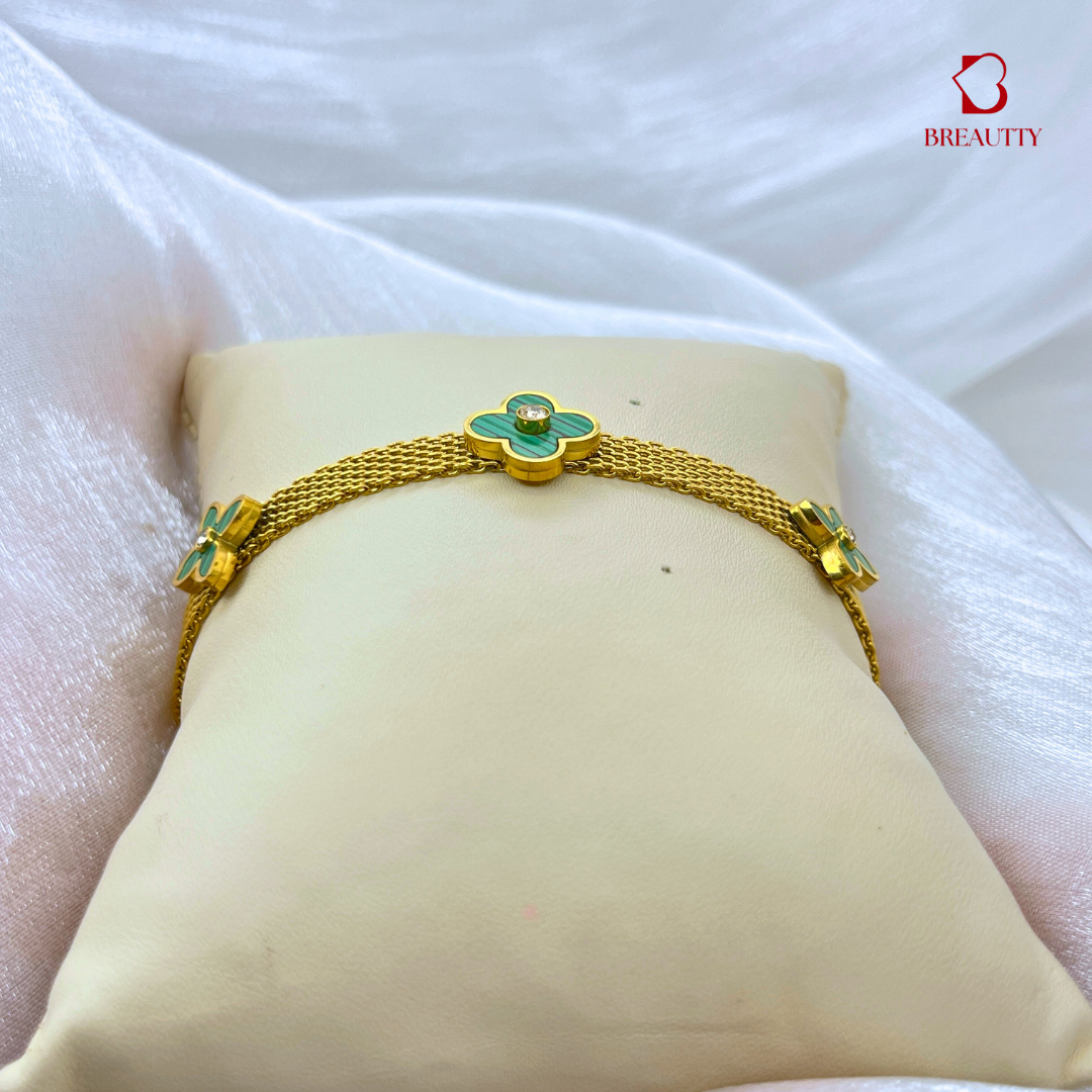 BREAUTTY GREEN CLOVE FLOWER STONE BRACELET