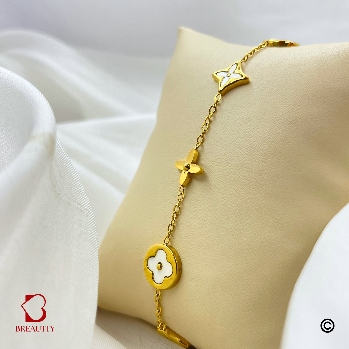 BREAUTTY 18K GOLD PLATED WHITE CLOVE BRACELET | WATERPROOF