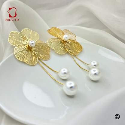 BREAUTTY 18K GOLD PLATED ATTRACTIVE FLOWER EARRINGS WITH PEARL