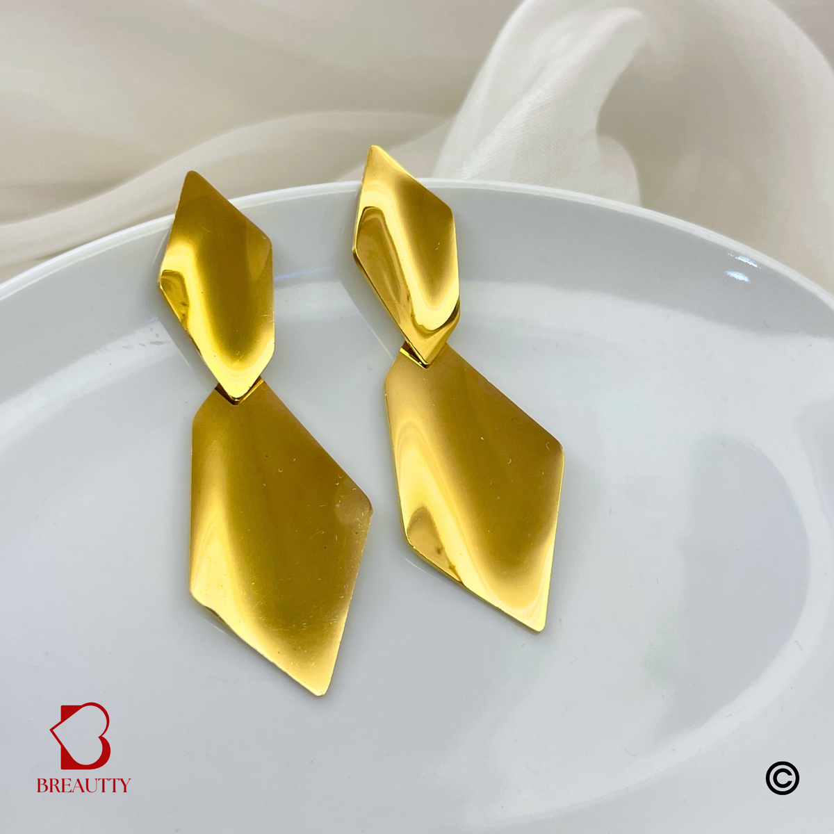 BREAUTTY 18K GOLD PLATED ATTRACTIVE TIE SHAPE EARRINGS