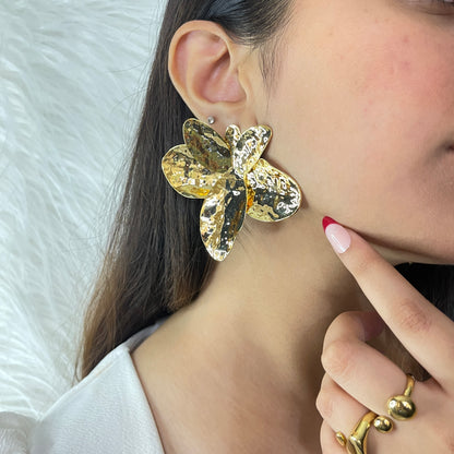 BREAUTTY ICONIC GOLD VISTA FLOWER  EARRING| PARTYWEAR