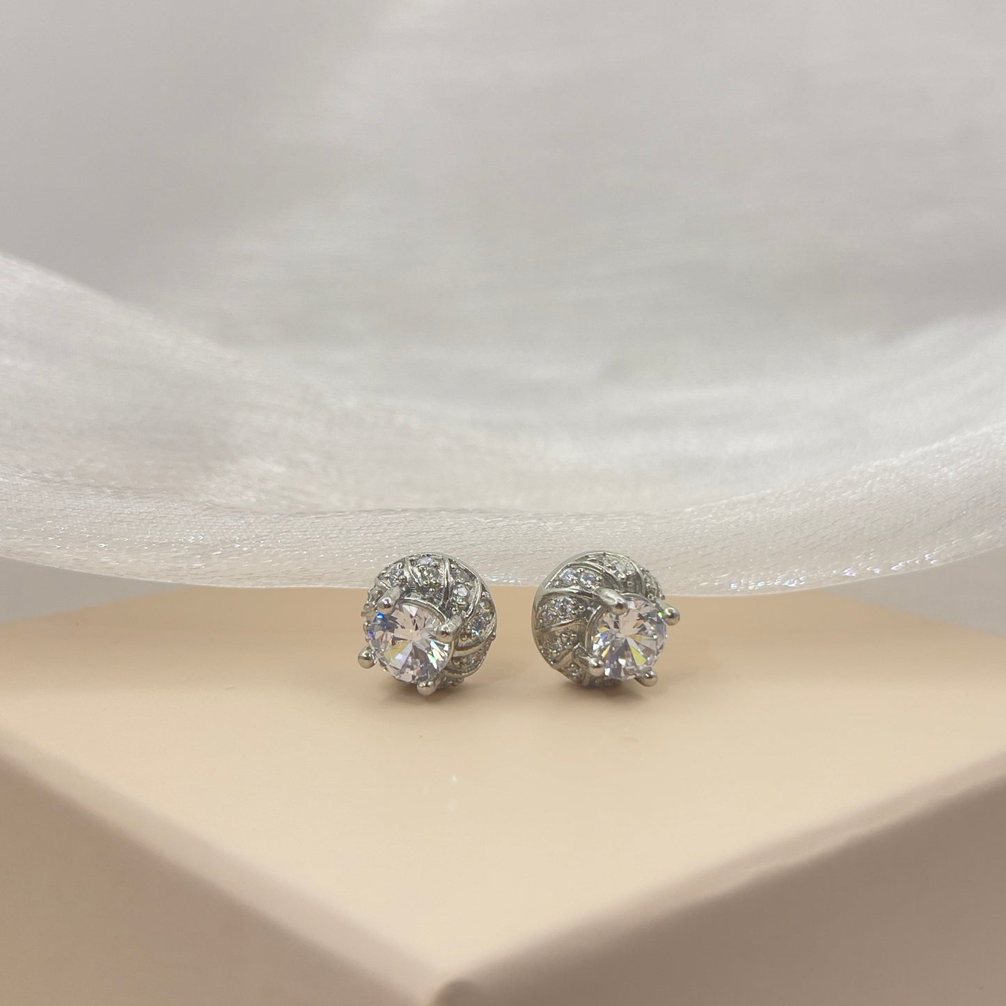 BREAUTTY 925 STERLING SILVER CLASSIC SILVER | CROWN STUDS