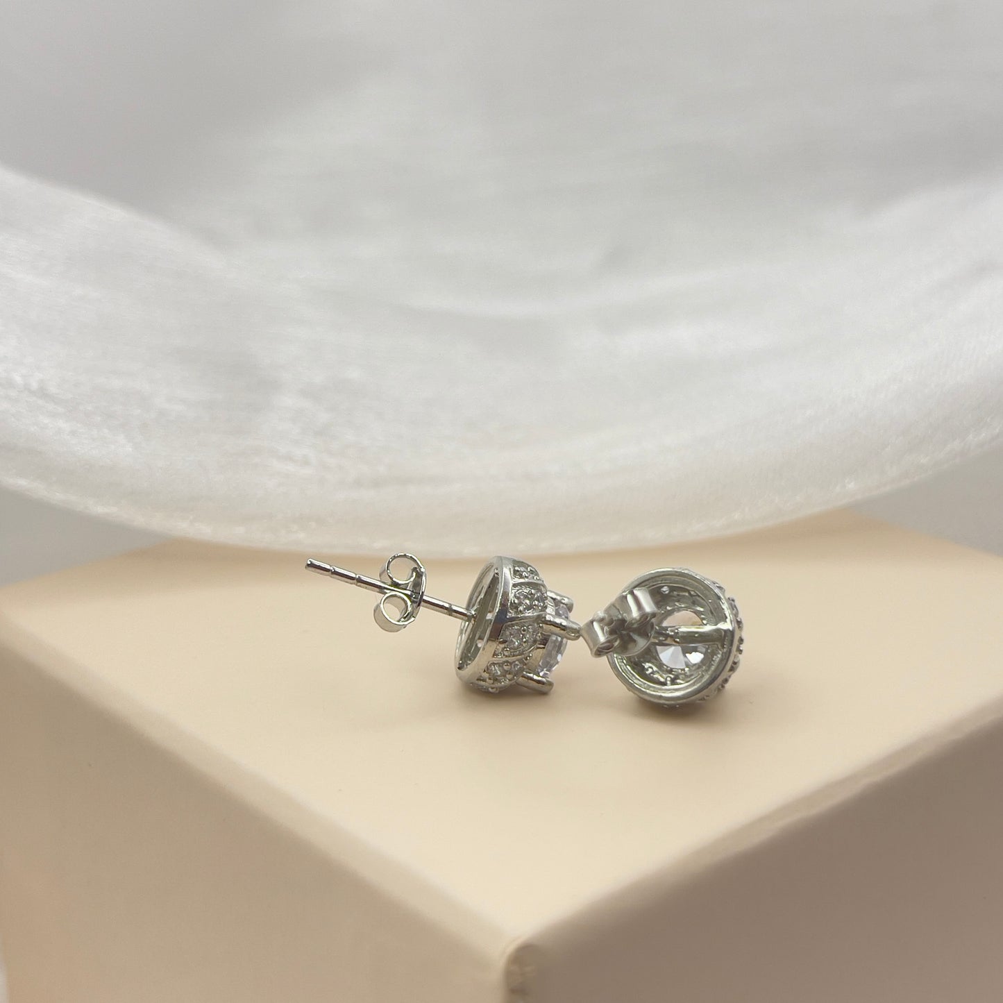 BREAUTTY 925 STERLING SILVER CLASSIC SILVER | CROWN STUDS