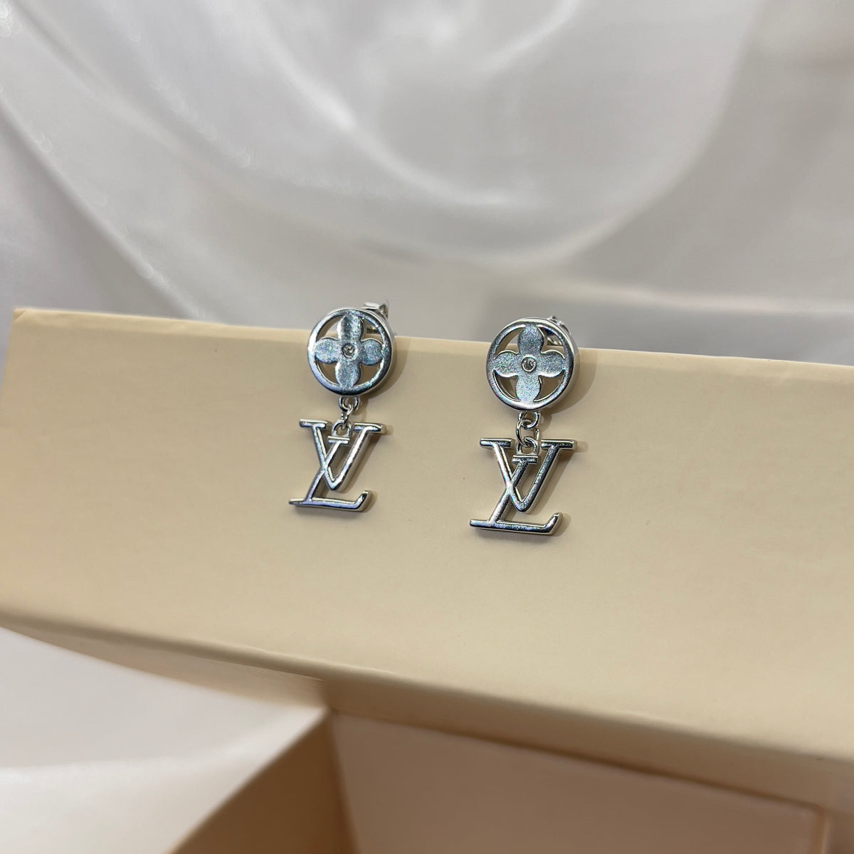 BREAUTTY 925 STERLING SILVER L AND V  ICONIC EARRING