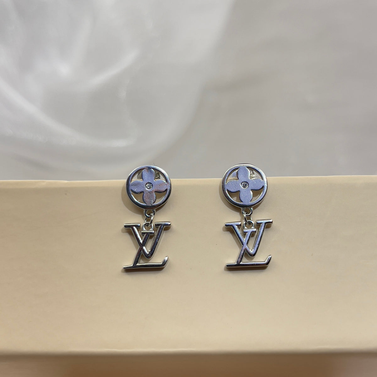BREAUTTY 925 STERLING SILVER L AND V  ICONIC EARRING