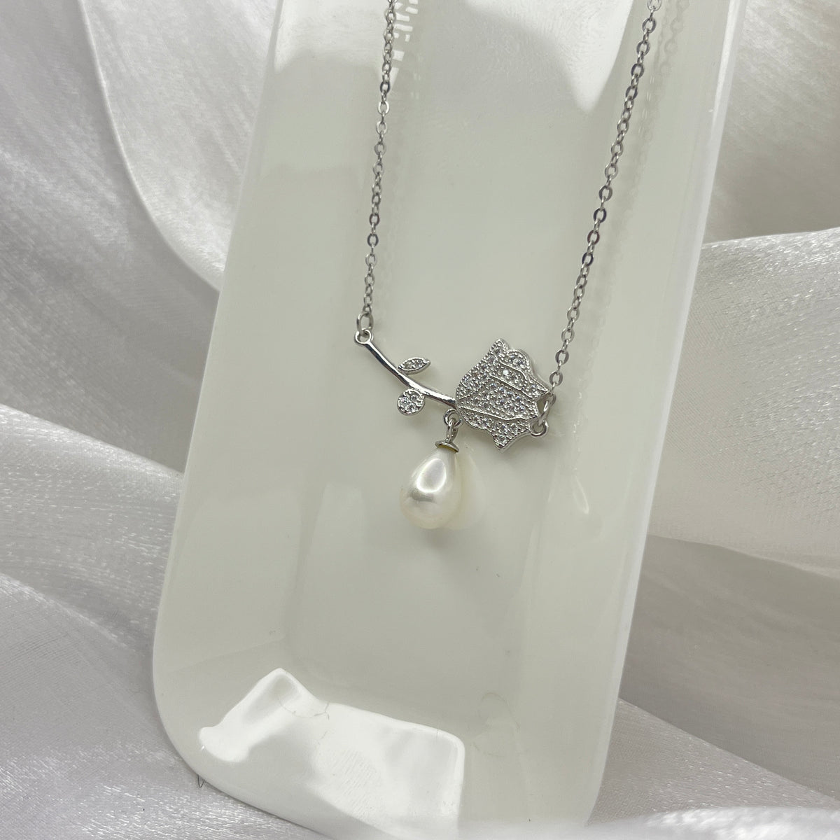 BREAUTTY 925 STERLING SILVER ROSE NECKLACE WITH PEARL AND CUBIC ZIRCONIA | (RHODIUM POLISHED)