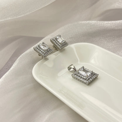 BREAUTTY 925 STERLING SILVER SPARKLING SQUARE STUDS PENDANT SET