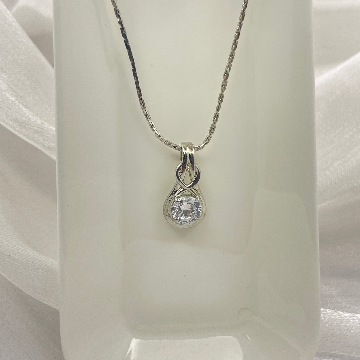 BREAUTTY 925 STERLING SILVER SOLITAIRE PENDANT CHAIN